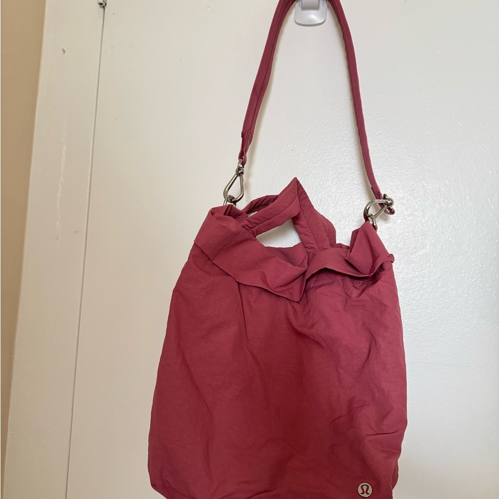 lululemon athletica Rose Shoulder Bag